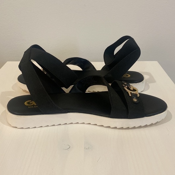 GBG L.A. Black Sandal with Small Platform - Picture 4 of 11